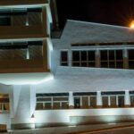 illuminazione esterno edificio residenziale