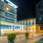 illuminazione esterno edificio residenziale