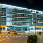 illuminazione esterno edificio residenziale