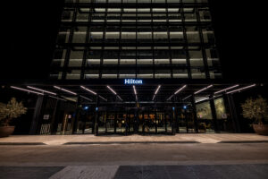 illuminazione hotel hilton la lama