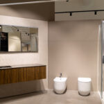 Illuminazione showroom arredo bagno