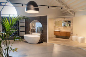 Illuminazione showroom arredo bagno