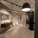 Illuminazione showroom arredo bagno