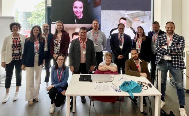 gruppo persone telmotor e siemens